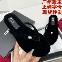 Chanel-Style Flat Toe-Strap Slippers for Women 2026 Summer New Black Velvet Buckle Flip-Flop Beach Sandals