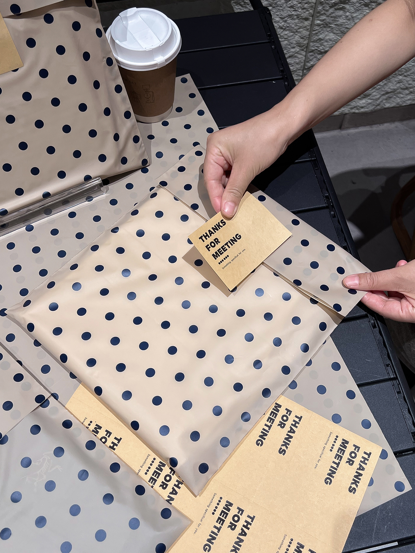 Wave Point esmerilado plano bolsa de plástico tienda de ropa bolsa de ropa bolsa de logotipo personalizado embalaje de regalo