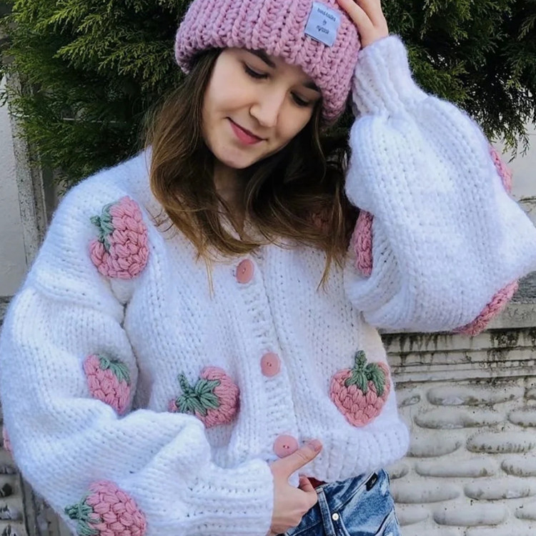 Abrigo de suéter para mujer 2021 Otoño e Invierno Nuevo estilo perezoso europeo y americano patrón tridimensional hilo grueso ganchillo abrigo hecho a mano de cintura alta