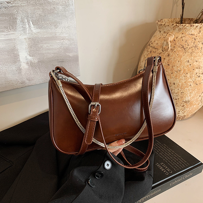 Small design underarm bag