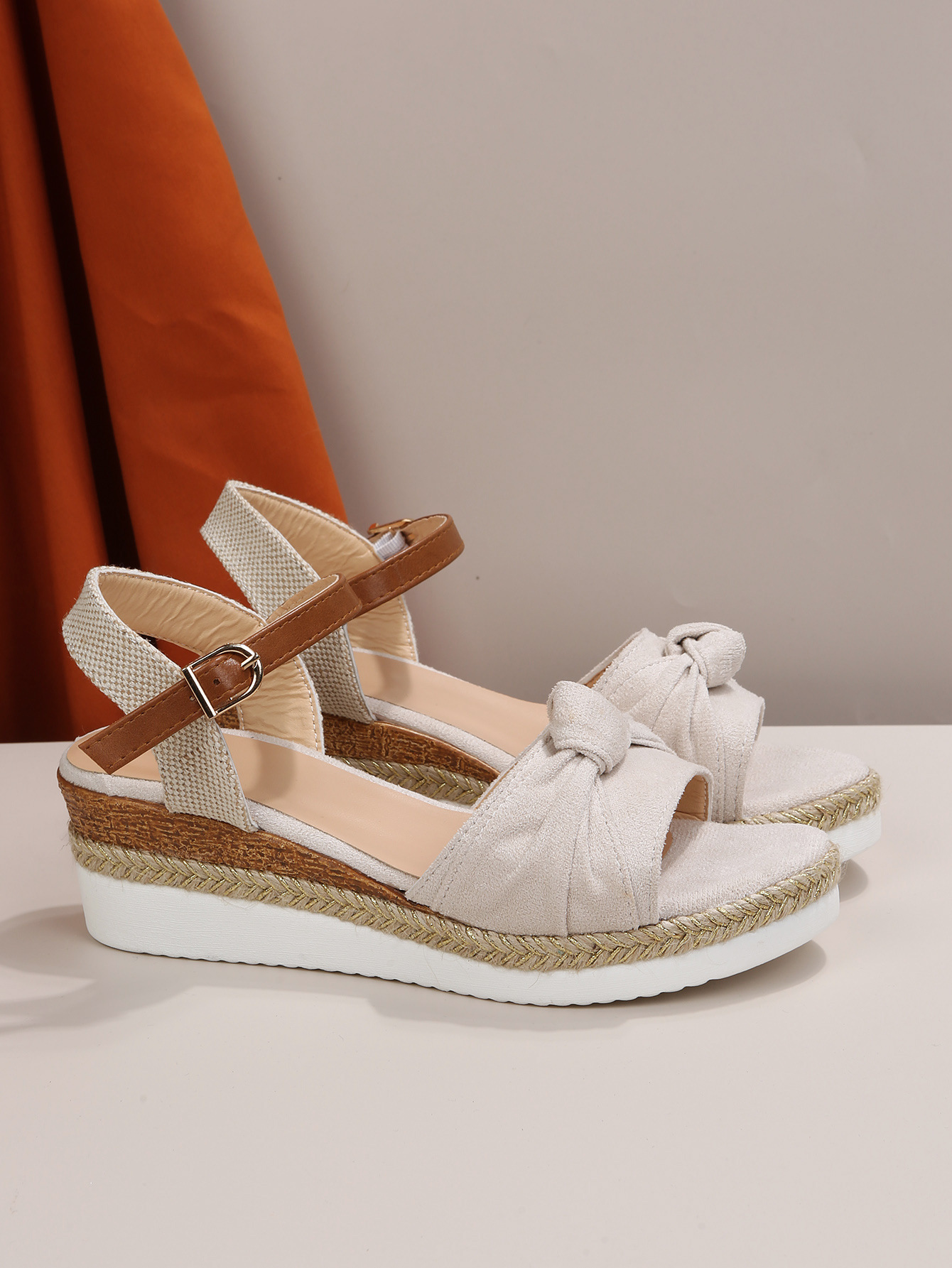 Title 13, Kadınlar için Balık Ağzı Tasarımlı Kenevir Hala...