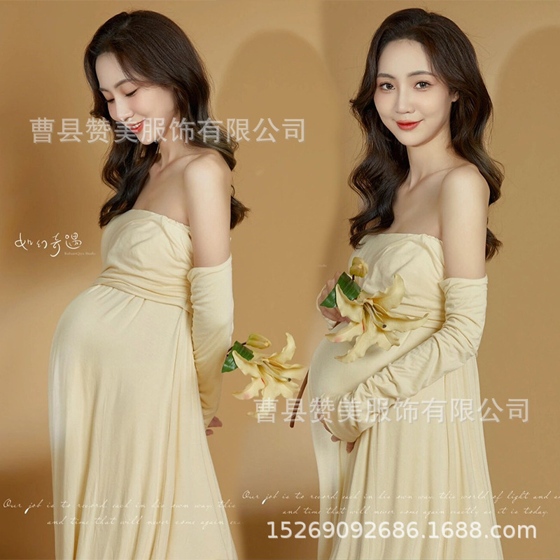 妊婦の写真撮影の服装の影楼のテーマはファッション的で美しいです。