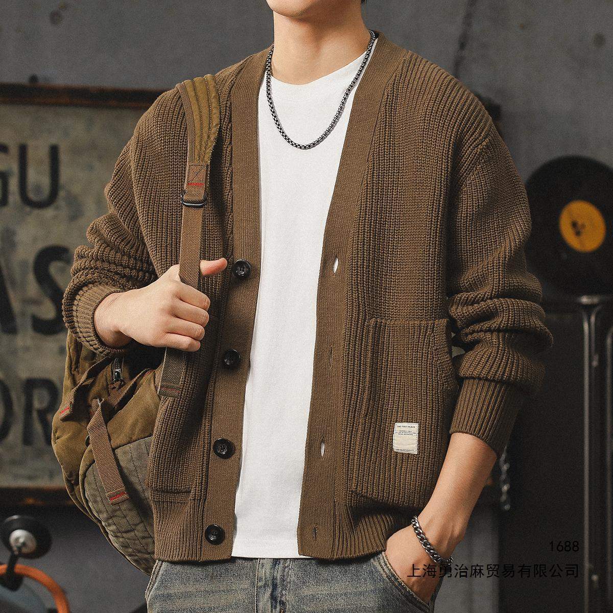 American retro V-neck cardigan sweater jacket for men, new style, relaxed fit, plus size, heavyweight knitwear.