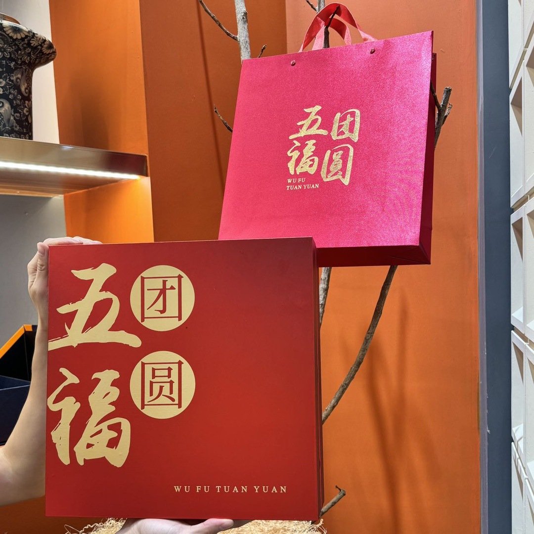 American Ginseng Gift Box Hua Qi Shen Premium Herbal Gift Set for Elders Festive Wellness Present in use