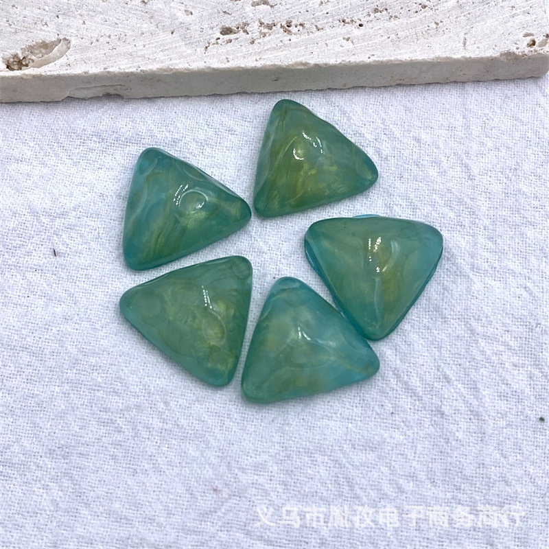 Nuevo oro translúcido perla triángulo resina parche DIY hecho a mano teléfono móvil Shell pendientes horquilla Accesorios