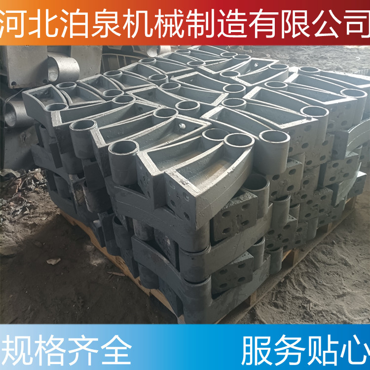 桥梁穿钢管护栏支架 铸铁防撞护栏支架 铸钢支架防撞护栏支架厂家