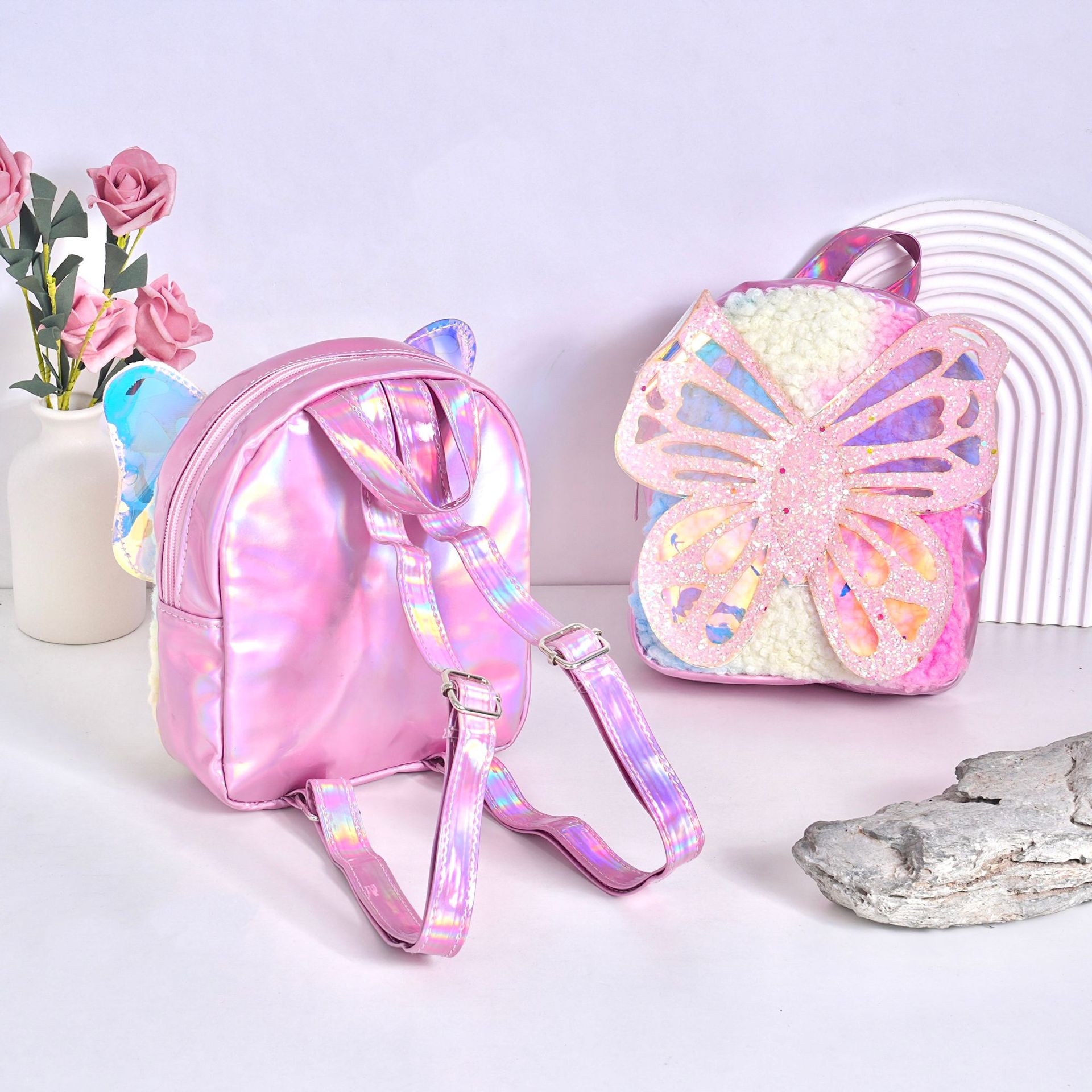 Nueva Mochila De Moda Para Niños De Felpa Brillante Mariposa Láser Transparente Bolsa Alas Mariposa Mochila display picture 2