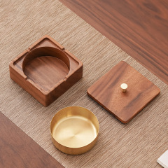南米の胡桃木の実木灰皿の家庭用リビングルームは木の蓋を持っています。