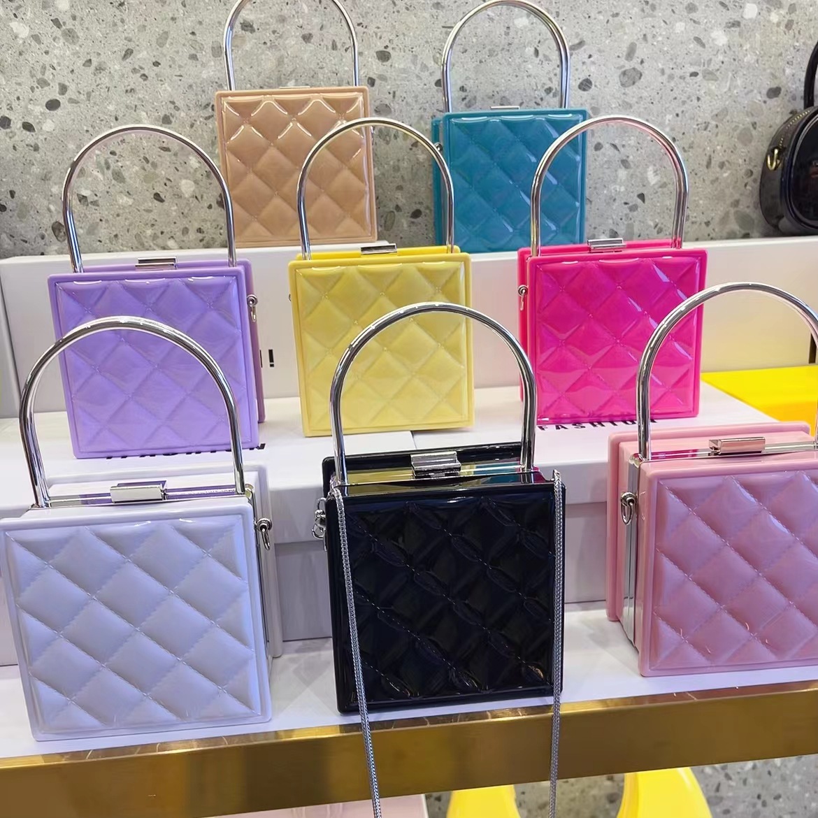 2025 New cross-border foreign trade women's bag, retro chain mini jelly bag opening red envelope box bag Specification drawing