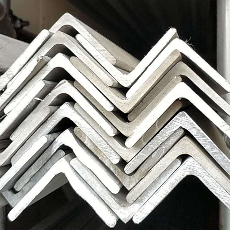 南京现货供应50*50*5热镀锌角钢黑角铁Q235通风支架镀锌角铁