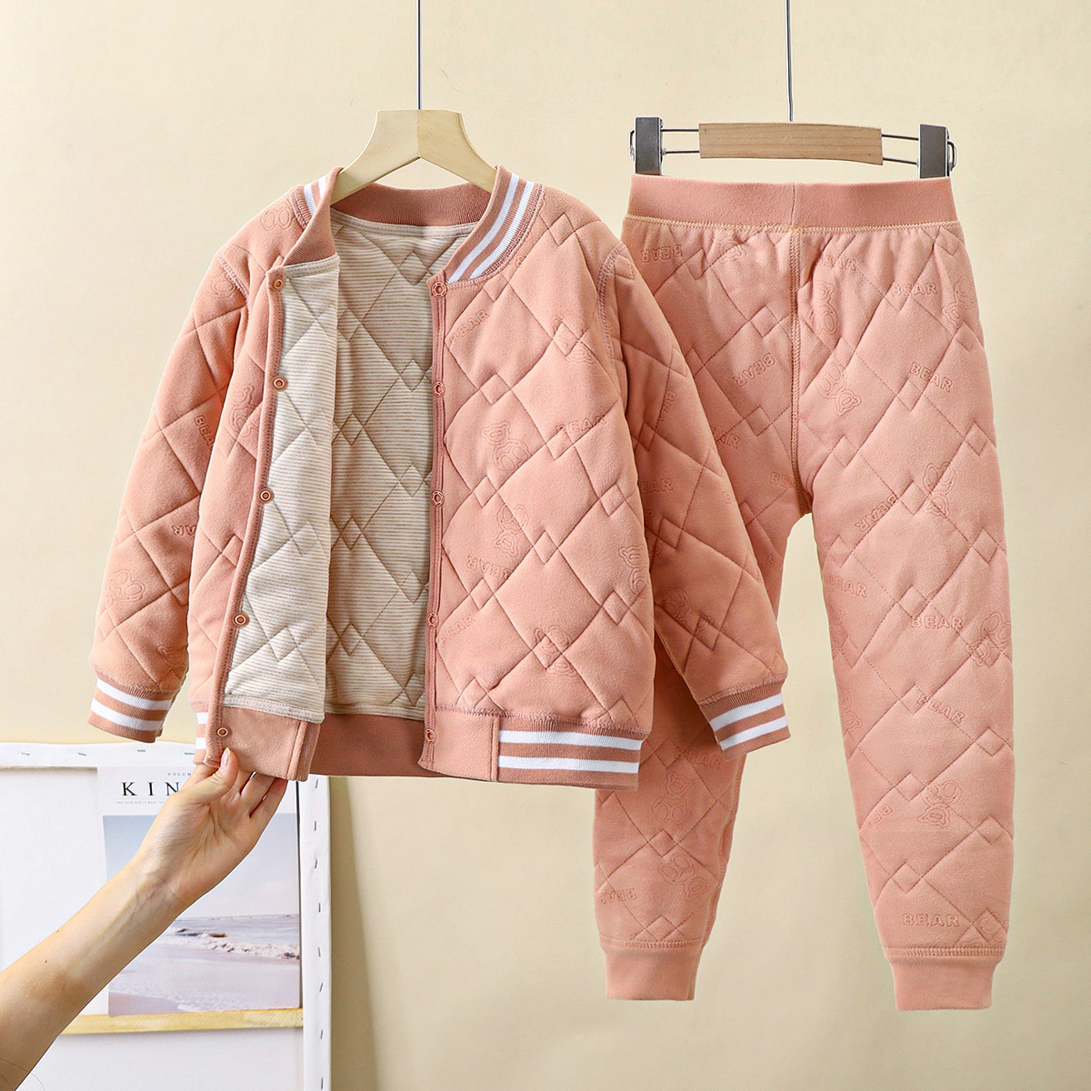 Uniformes escolares infantiles artefactos de otoño y invierno nuevos tres capas de algodón de algodón para niños con camisa de algodón gruesa con chaqueta de algodón para niñas clase A