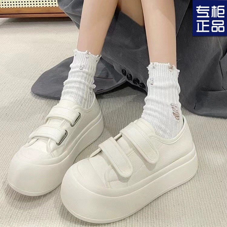 Женские летние босоножки 2025 года от производителя, на толстой подошве, с бисквитной подошвой, на липучке, белые, низкие, с круглым носком.