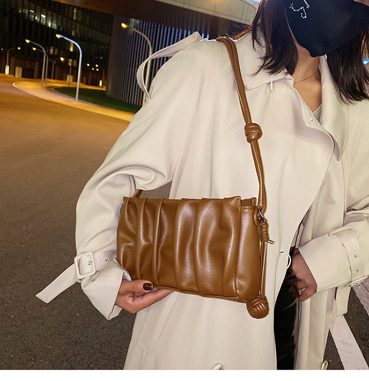 Autumn 2021 New Fashion Messenger Underarm Bag Fold Western Style Single Shoulder Bag display picture 19