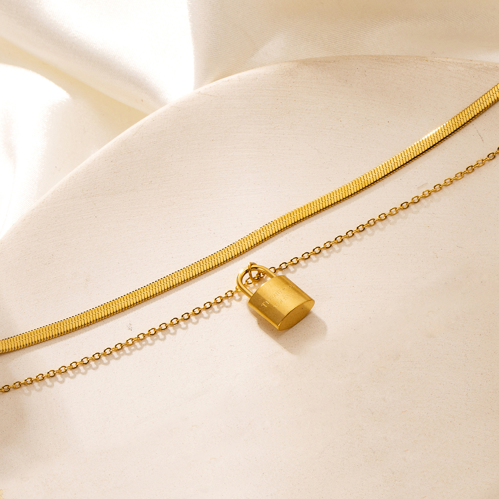 Fashion Lock Stainless Steel Titanium Steel Plating Layered Necklaces 1 Piece