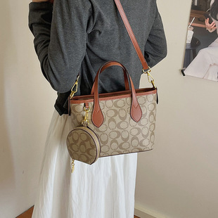 �羳���l�¿�����С����Ů�߼��Іμ���p��ˮͰ��б����㮔����