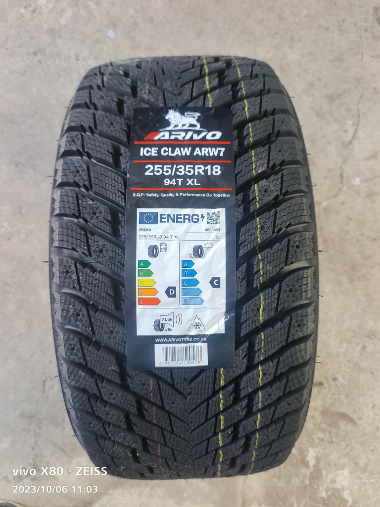 255/35R18 Winter Ice and Snow Anti-Skid Snow Tires Can Be Studded with Other Snow Tires