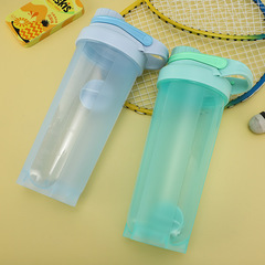 新款搖搖杯手提帶刻度攪拌蛋白粉奶昔杯旋蓋三角運動水杯批發