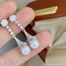 天然珍珠耳饰;耳钉;项链