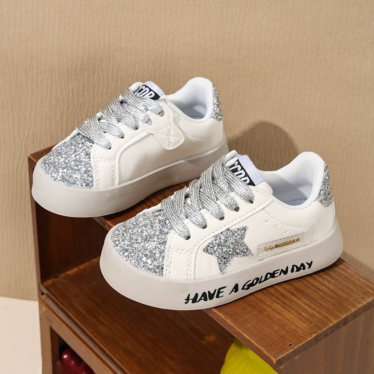 25 детских кроссовок с пятиконечной звездой, весенне-осенние новые милые повседневные студенческие кроссовки со звездами, средние и большие детские белые туфли, трансграничные