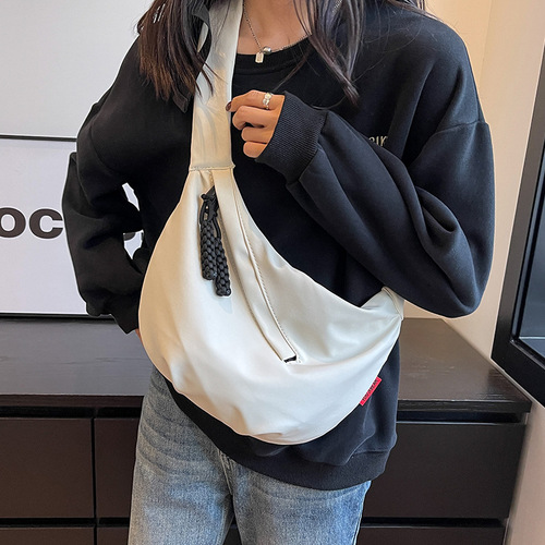 Women's Nylon Large Capacity 2024 New Summer Versatile Shoulder Crossbody Bag High-end Dumpling Bag