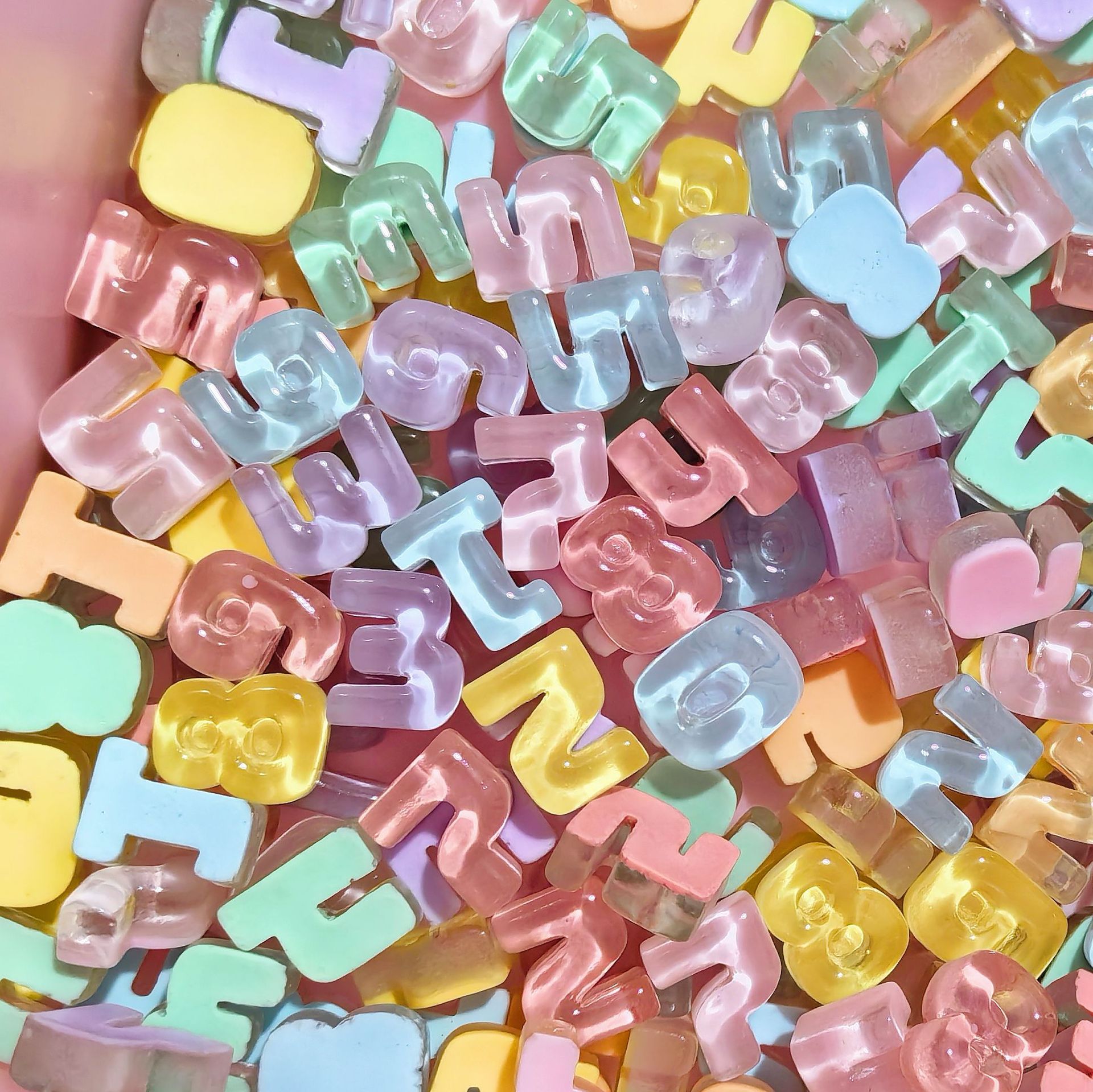 Tamaño pequeño brillante accesorios de resina digital 123 decoración digital mini crema pegamento caja del teléfono letras versátiles