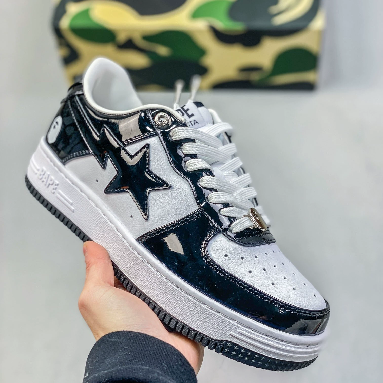 Pure Original Bape Patent Leather Sneakers Ape Head Glossy Casual Shoes Comfortable Ape Couple Street Af1 Sta Sneakers