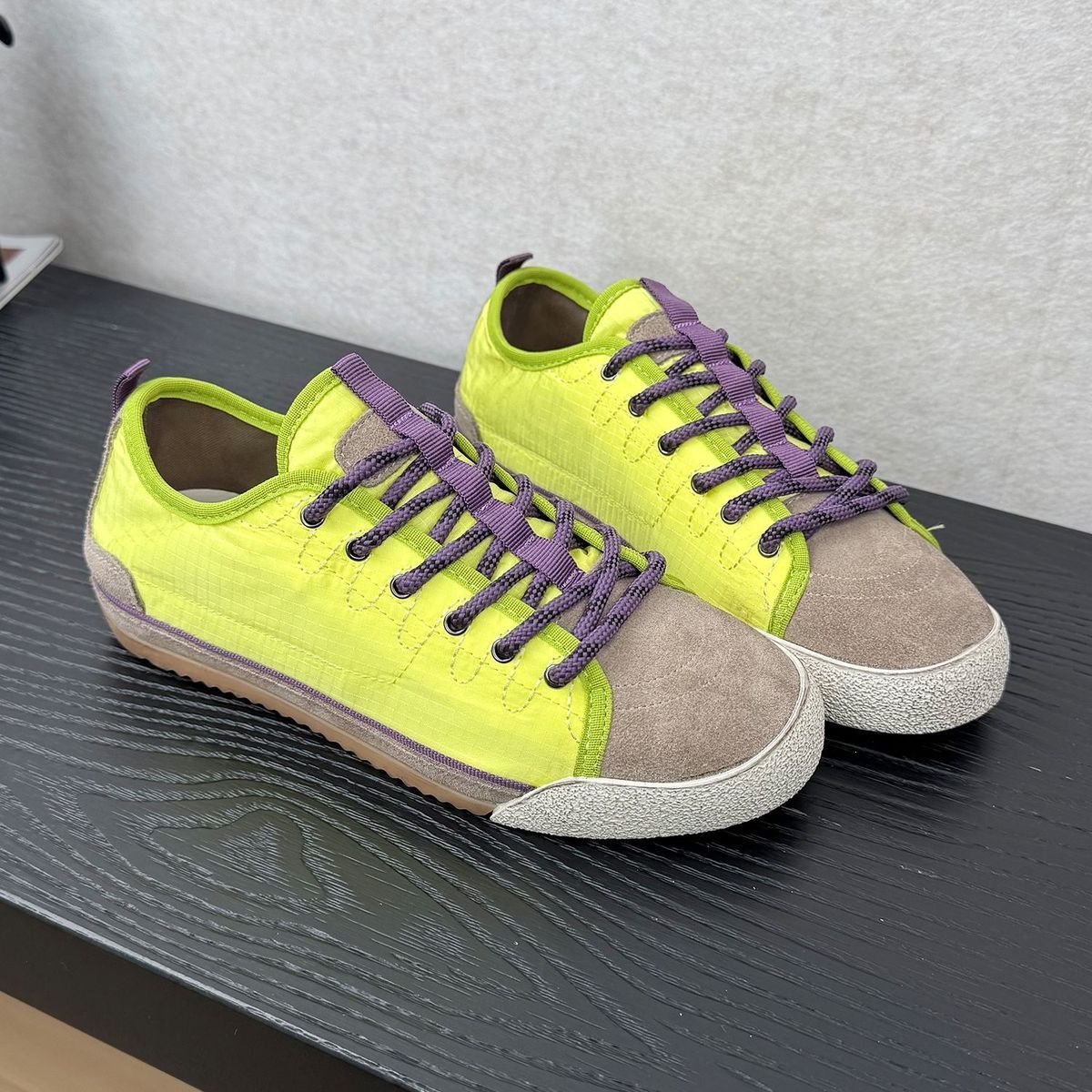 Retro Satin Soft Sole Casual Sneakers For Women 2026 Spring New Round Toe Lace-Up Color Block Versatile Fashionable_vogvips.com