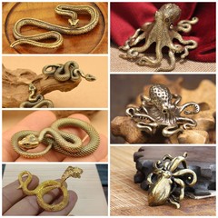 Eight Directions Wealth-Absorbing Octopus Tea Pet Keychain, Handmade Creative Snake Figurine, Copper-Plated Octopus Figurine Small Snake Action Figure