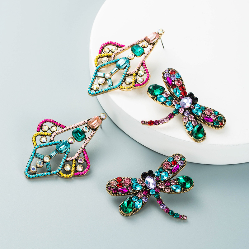 Baroque Retro Creative Geometric Alloy Inlaid Rhinestone Dragonfly Kite Earrings Jewelry display picture 2