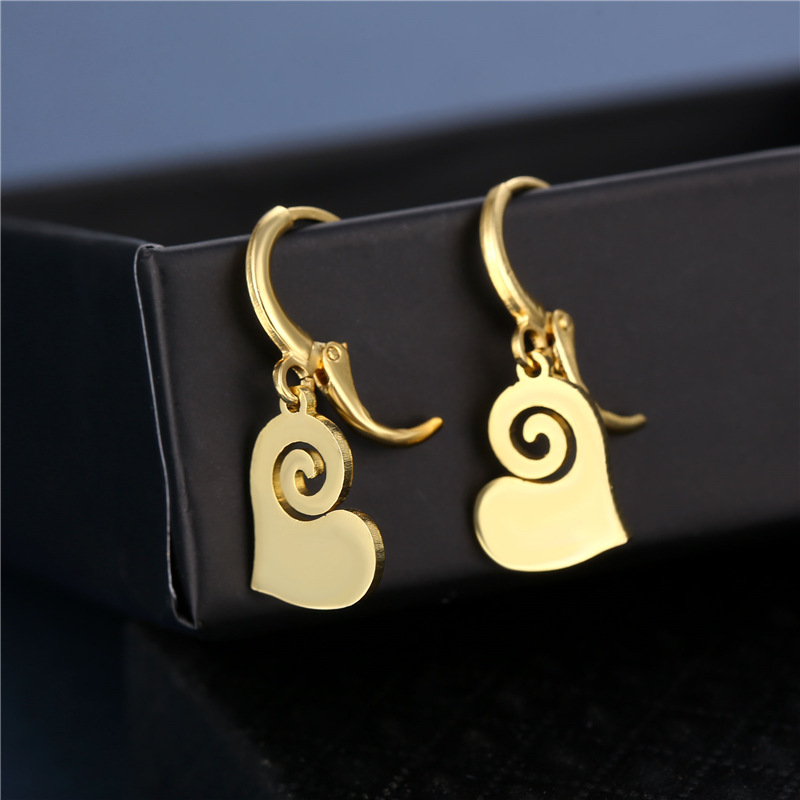 Cross-border European And American Stainless Steel Fashion Heart-shaped Geometric Earrings display picture 4