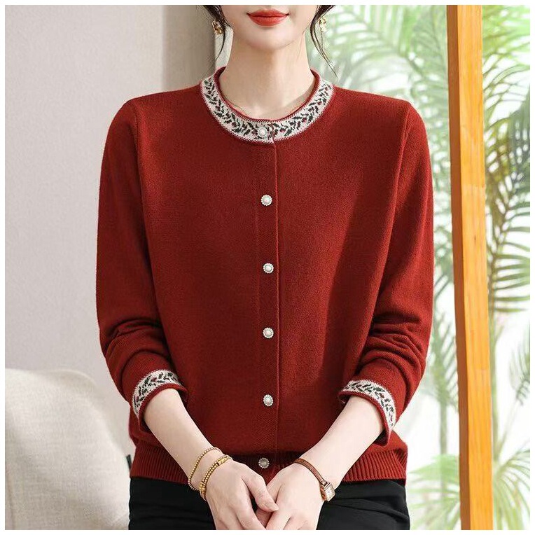 Mother's new autumn round-neck knitted cardigan, versatile sweater, loose-fitting coat, short top for middle-aged and elderly women