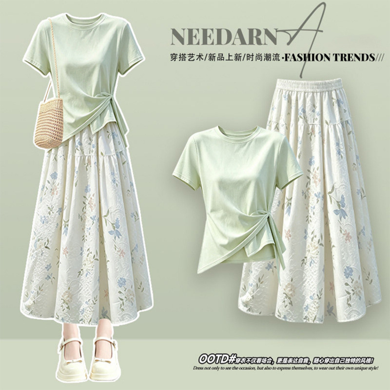 Stunningly beautiful Berkeley dress for pear-shaped figures, new summer style, unique and pretty floral print.