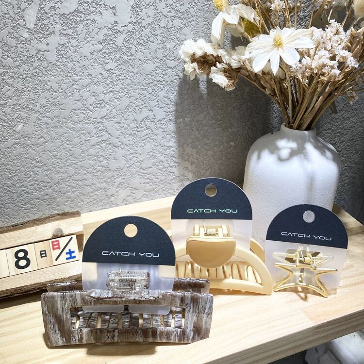 通用磨砂PP贴黑色纸卡抓夹卡纸LOGO烫镭射银发夹卡片首饰烫银工艺