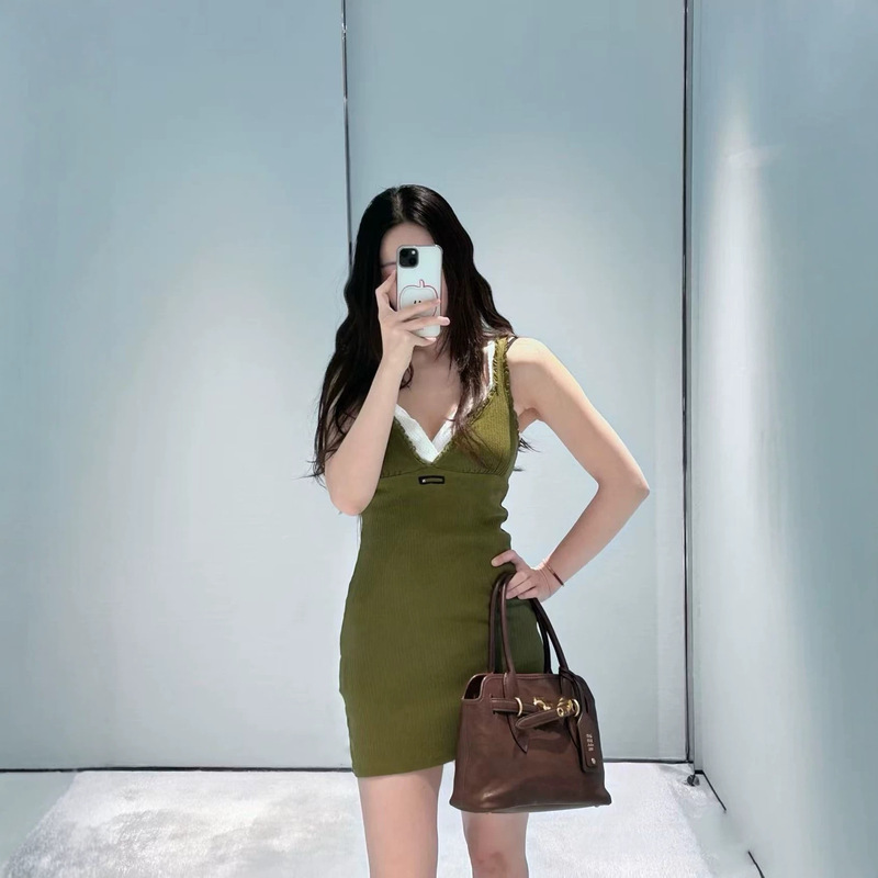miu high-end fashion brand 26SS summer new olive green V-neck + lace trim detail knitted camisole dress for women miu high-end fashion brand 26SS summer new olive green V-neck + lace trim detail knitted camisole dress for women