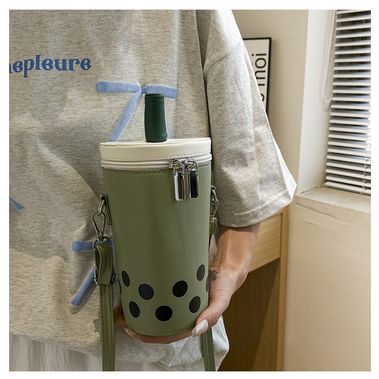 Milk Tea Cup Personalized Women's Single Shoulder Crossbody Trendy New 2024 Explosive Korean Fresh Water Bucket Bag_voghion.com