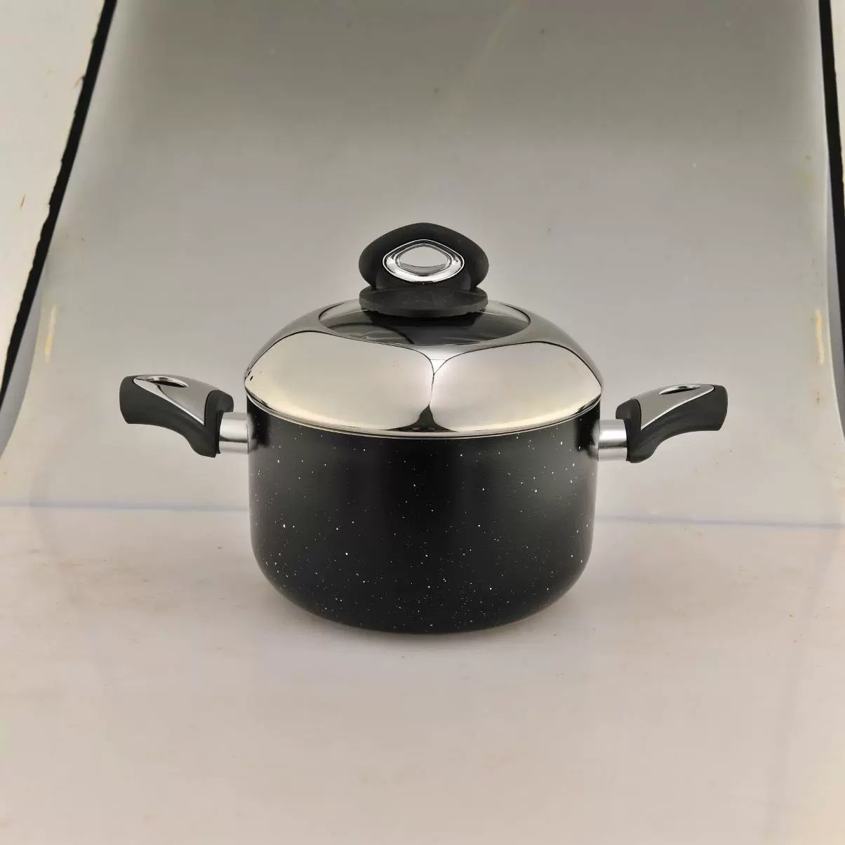 Suministro transfronterizo de nuevas ollas para sopa antiadherentes de aluminio fundido a presión, ollas para sopa de cerámica domésticas de 22 cm al por mayor