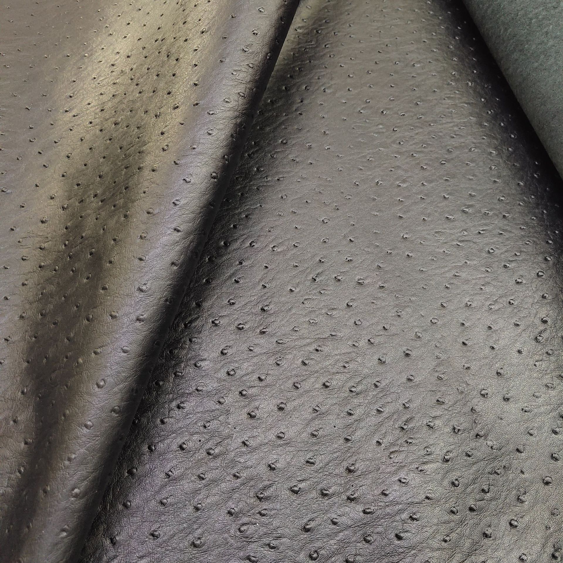 鸵鸟纹牛皮鸵鸟纹真皮革 纹路细腻箱包手袋装饰革皮料