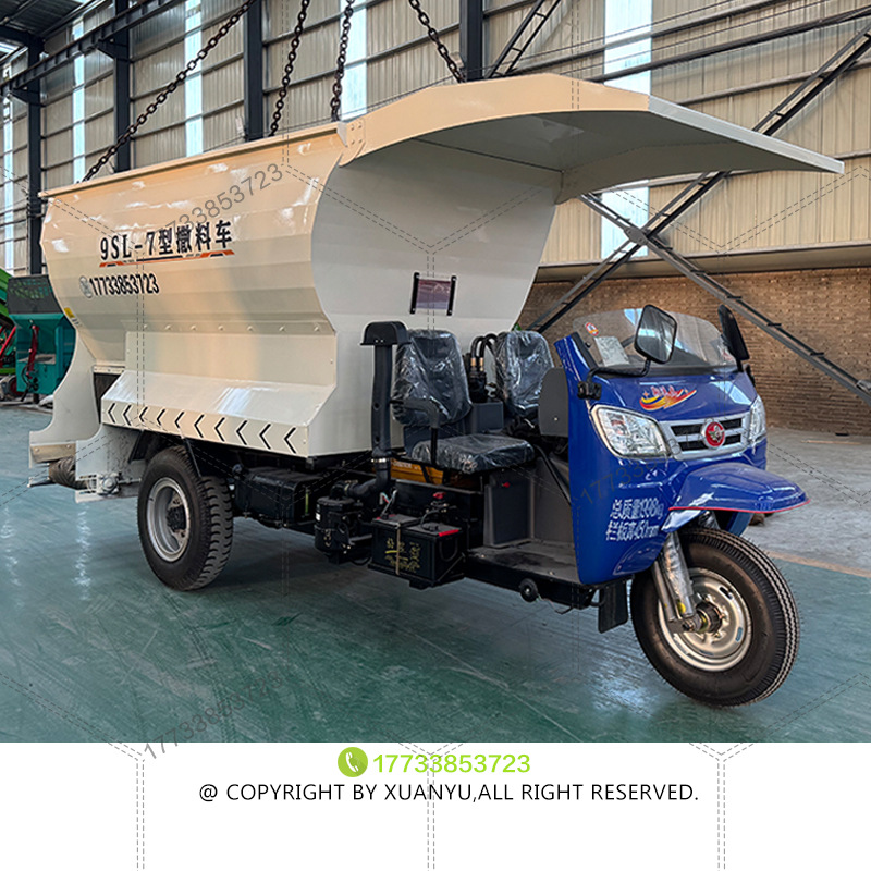Camión de alimentación de pasto para ganado y ovejas, camión de alimentación de alimentación, camión de alimentación de alimentación de tres ruedas diesel automático