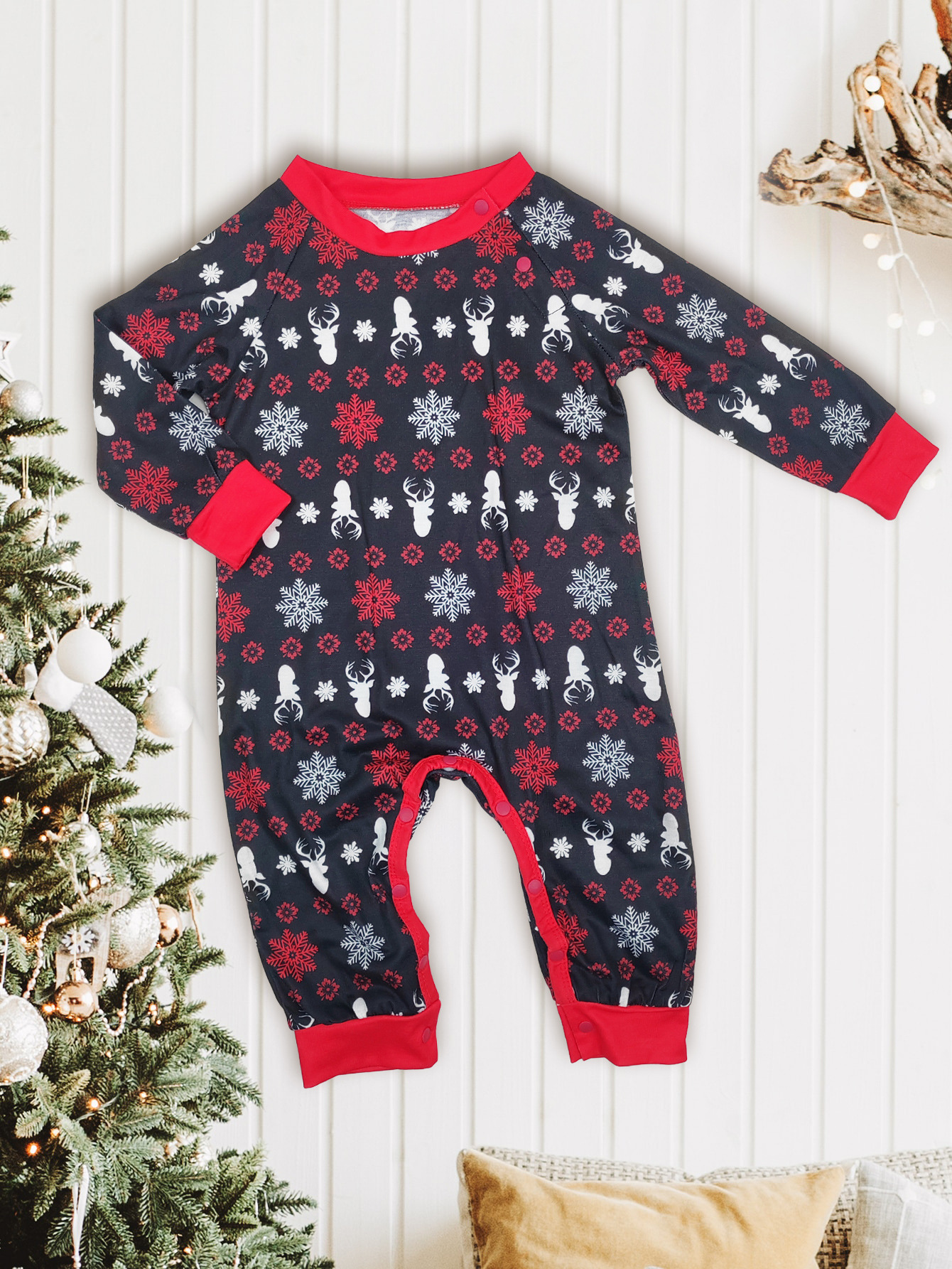 Kerst pyjama set voor het hele gezin met rendier kerstprint_voghion.com