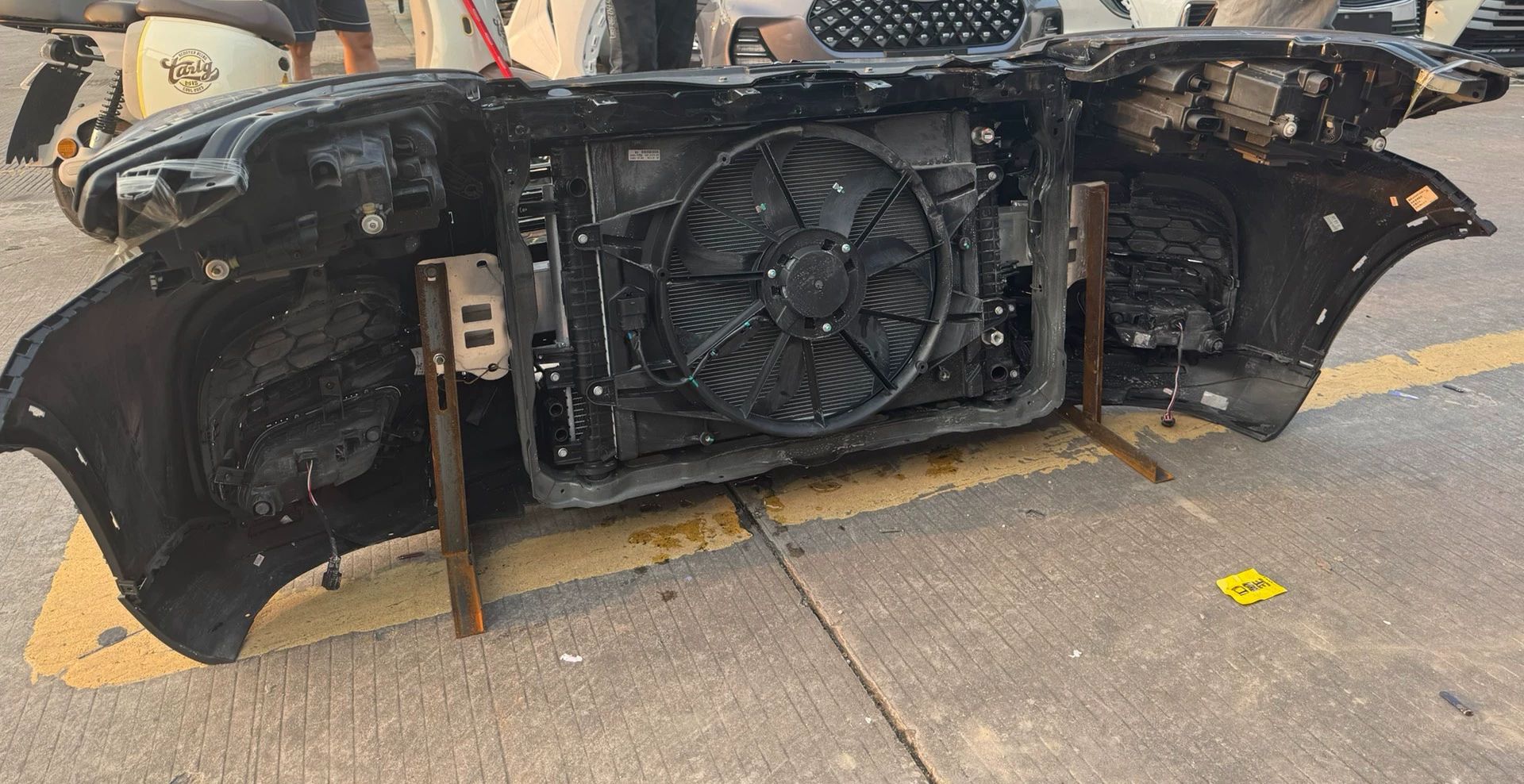 Suitable for Chery Tiggo 8: front bumper, front grille, front nose trim, headlights, hood, and fender