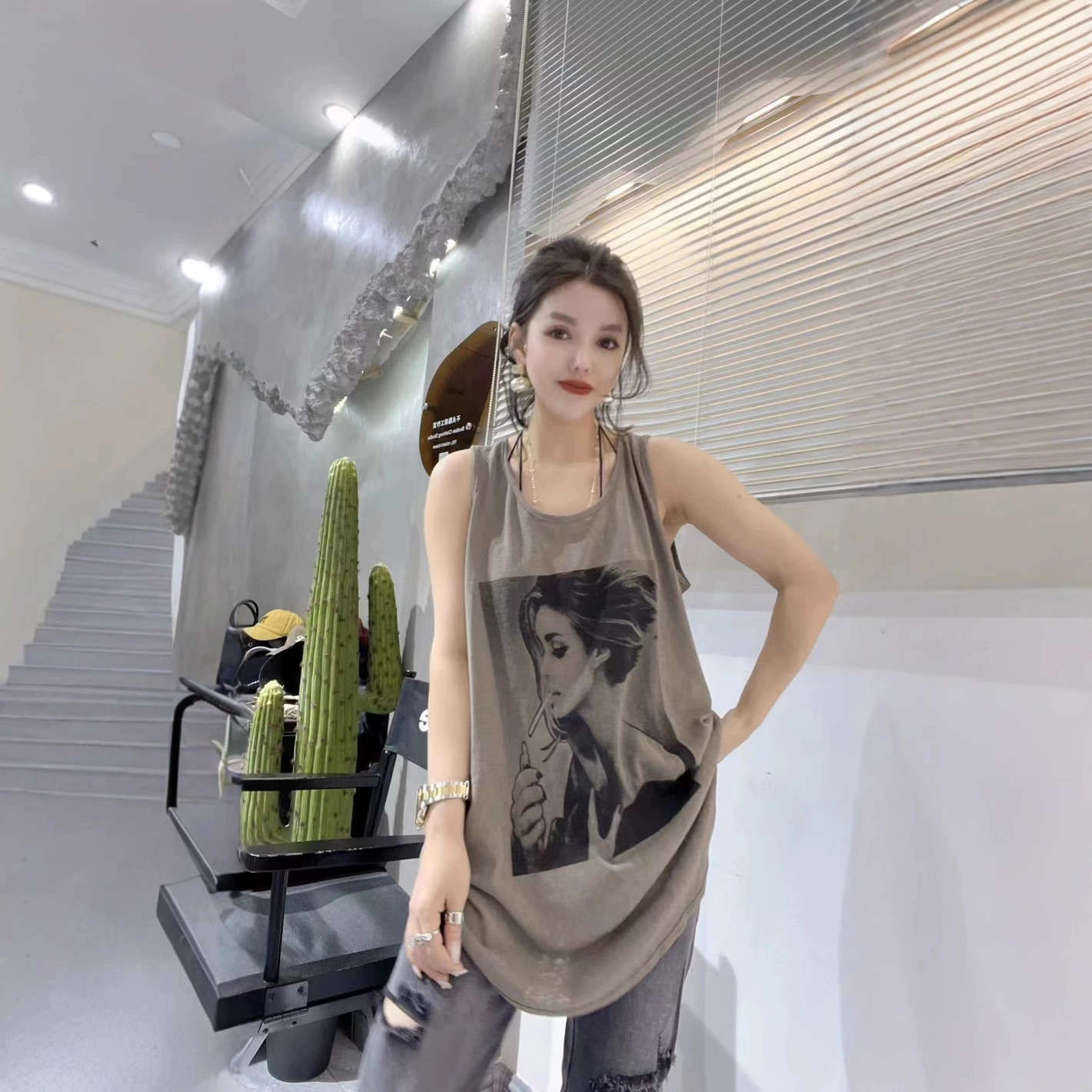 Big summer fashionable T-shirt sleevless, tank top, plus size