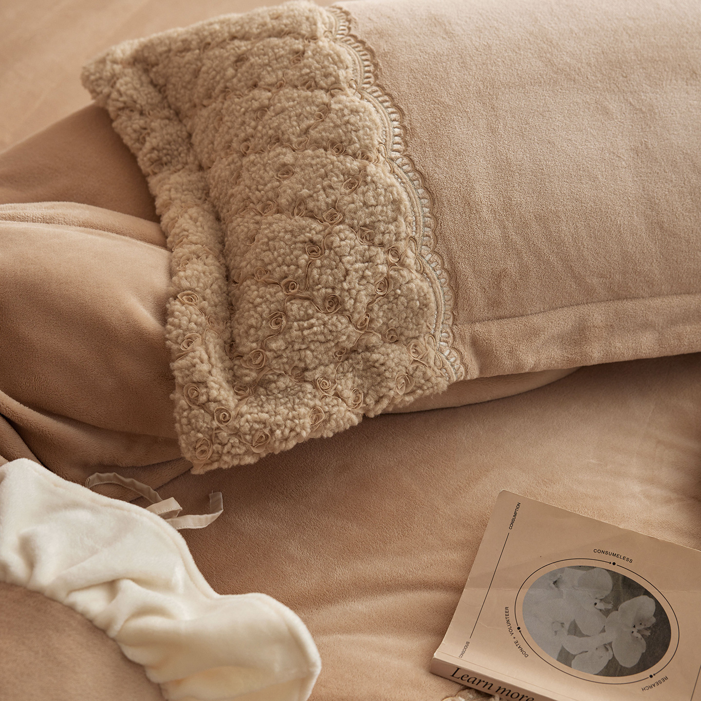 Nordic French Boho Embroidered Plush Bedding Four Piece Set_voghion.com