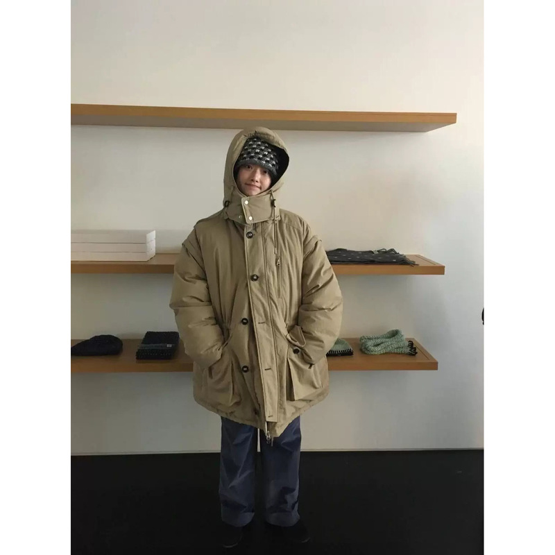 Now the New 2025 Winter Model from Korean Designer Moo*Dal Is a Multi-Wear down Jacket with Detachable Sleeves and Hood