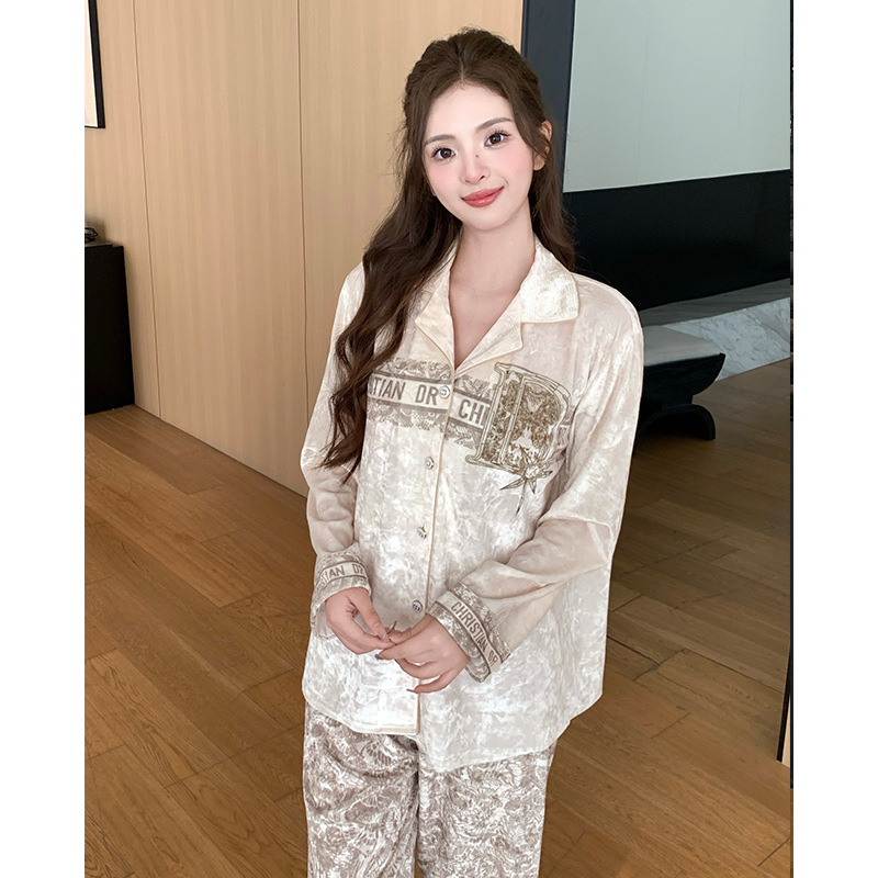 가을과 겨울 뉴 골드 벨벳 딸 골드 파자마 라이트 럭셔리 우아한 스타일 여성의 긴 소매 편안한 따뜻한 홈 의류 세트