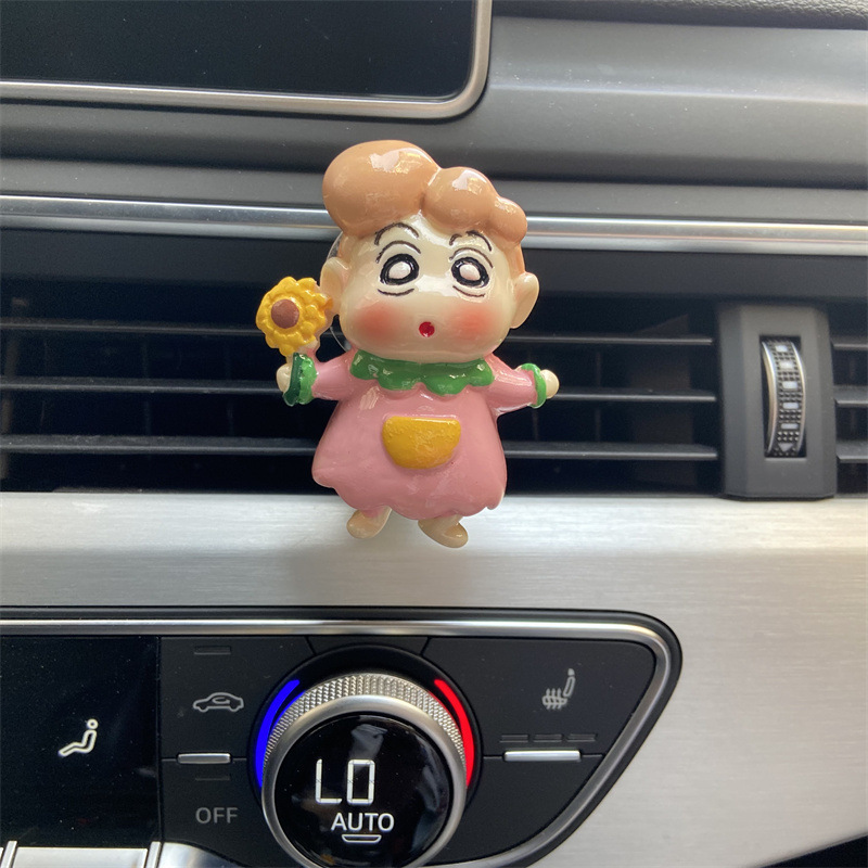 Crayon Shin-chan decoración de salida de aire acondicionado de coche perfume aromaterapia de coche suministros de decoración de coche incienso regalo