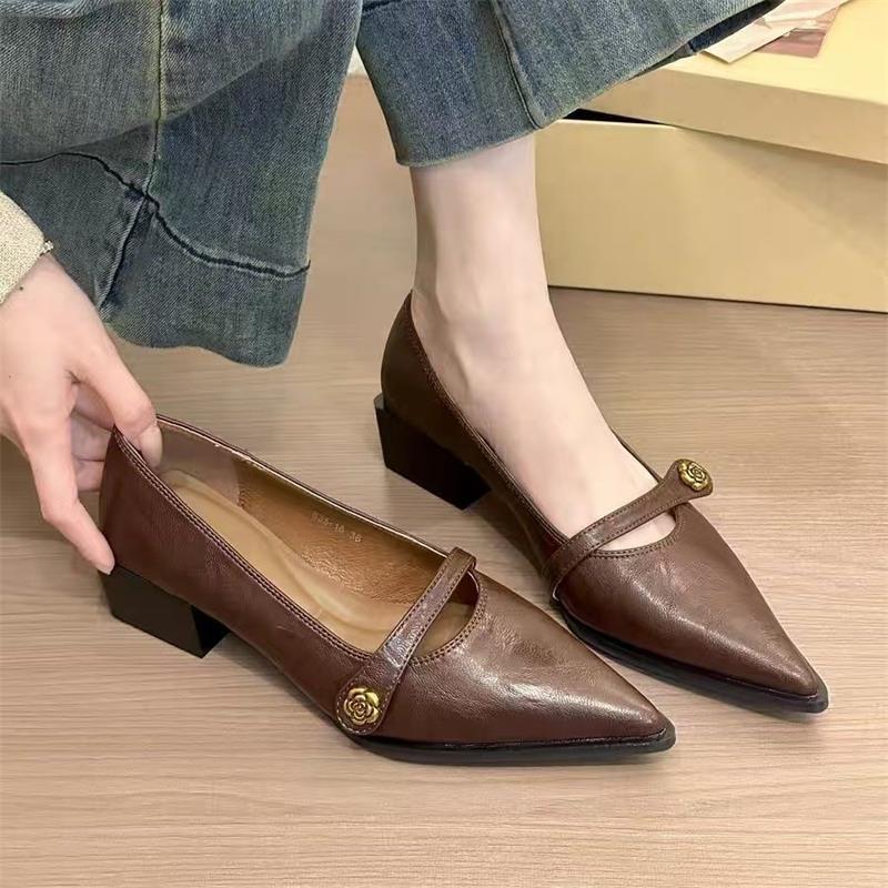 2026 retro superficial francesa tacones altos puntiagudos camelina hebilla de tacones gruesos temperamento universal zapatos de mujer