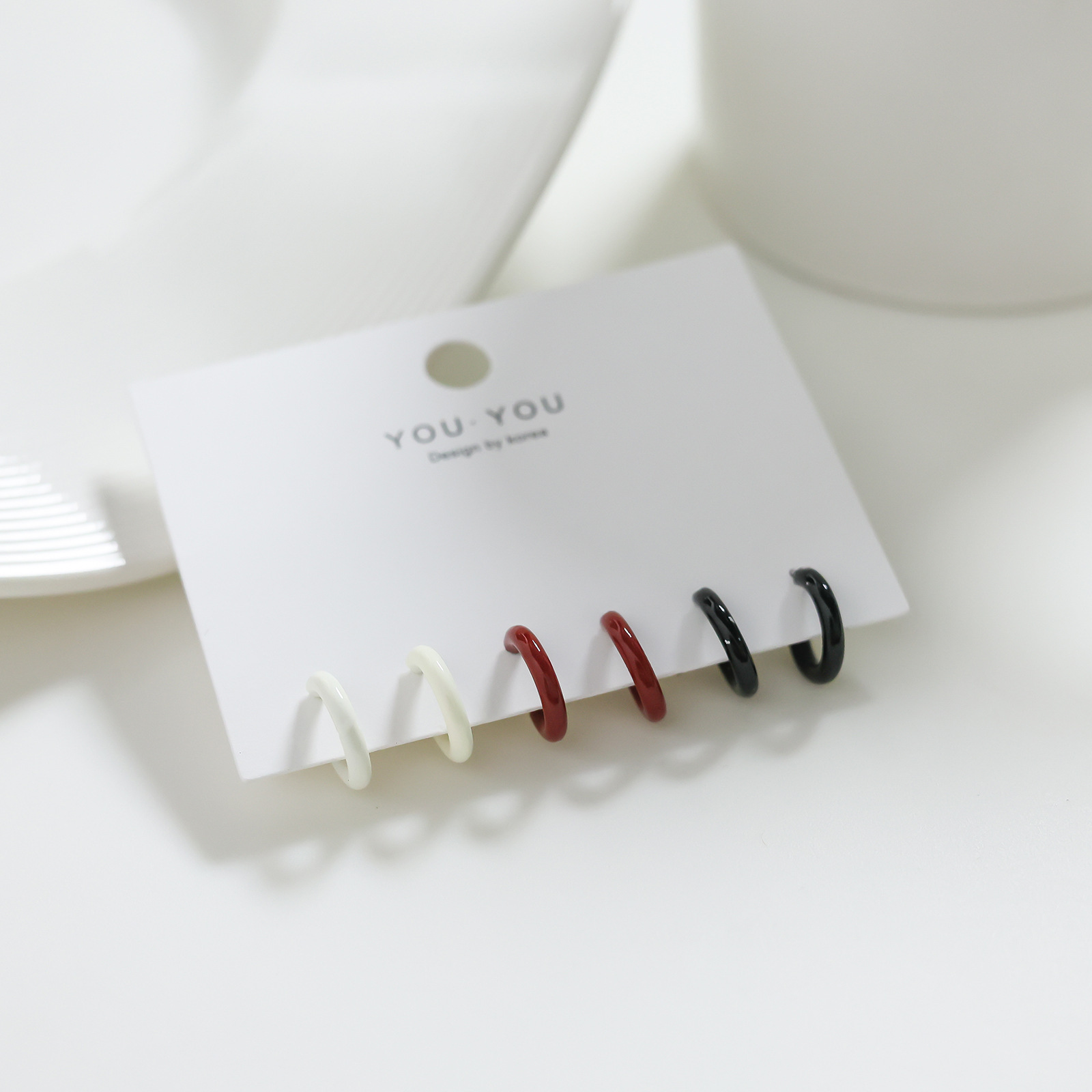 Juego de pendientes de aguja plateados, sencillos y compactos para mujer, pendientes geométricos en forma de corazón, bonitos, dulces y versátiles, venta al por mayor para puestos de mercado