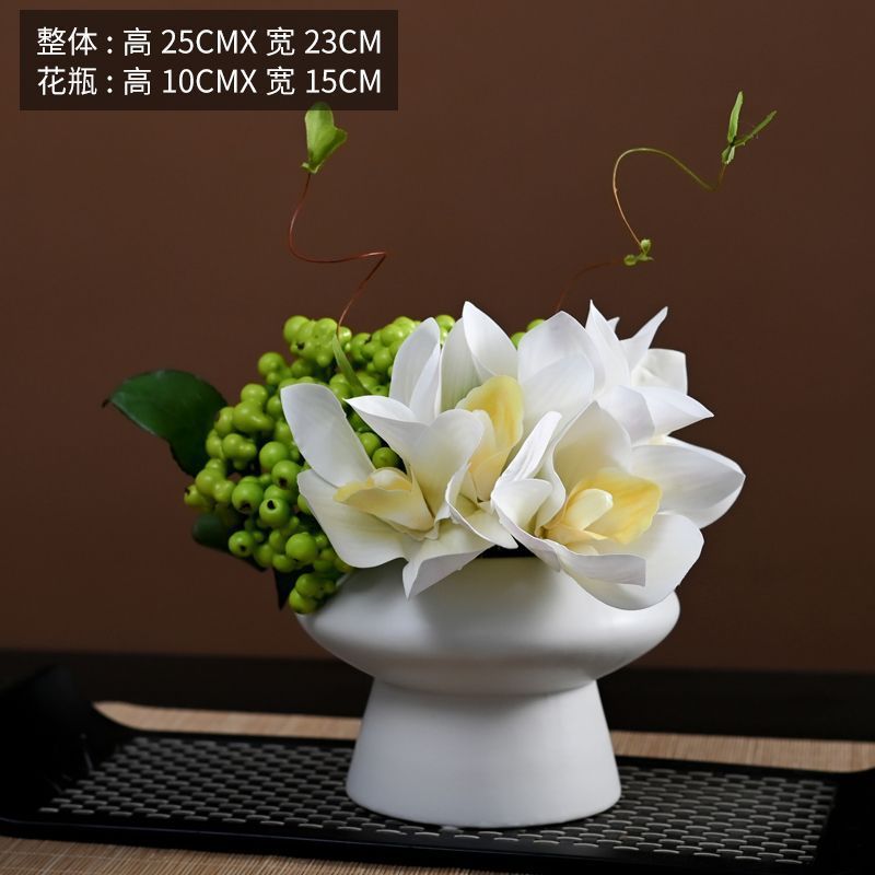 モダンでシンプルな花柄の幾何学的な花器ソフトデコレーションモデルルーム営業部商談テーブルアジサイ組み合わせディスプレイ|undefined