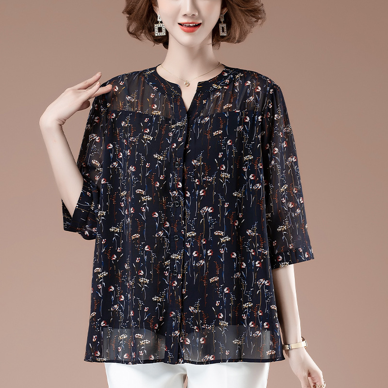 太って大きいサイズの婦人服のシフォンのシャツの女性の夏の半袖のゆったりしている中年のお母さんの年齢を減らして明らかにやせている花の小さいシャツの9563|undefined