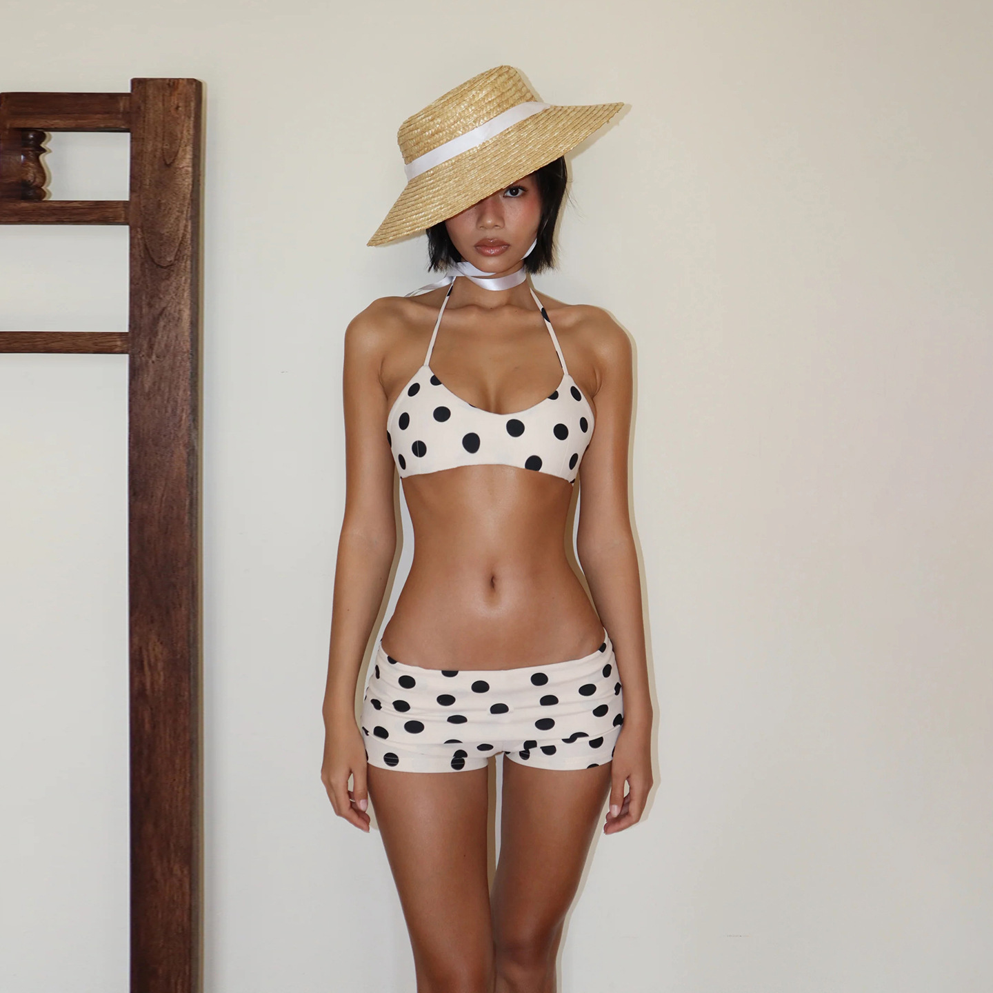 European And American Retro Beach Resort Hot Spring Polka Dot Sexy Bikini Set With Halter Neck Top + Solid Color Shorts_ecoleips.com